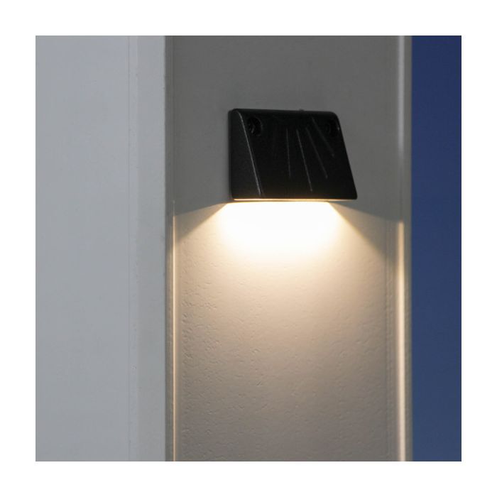 Endurance Ultra Thin LED Rail Light by Highpoint Deck Lighting - Textured Black - lit